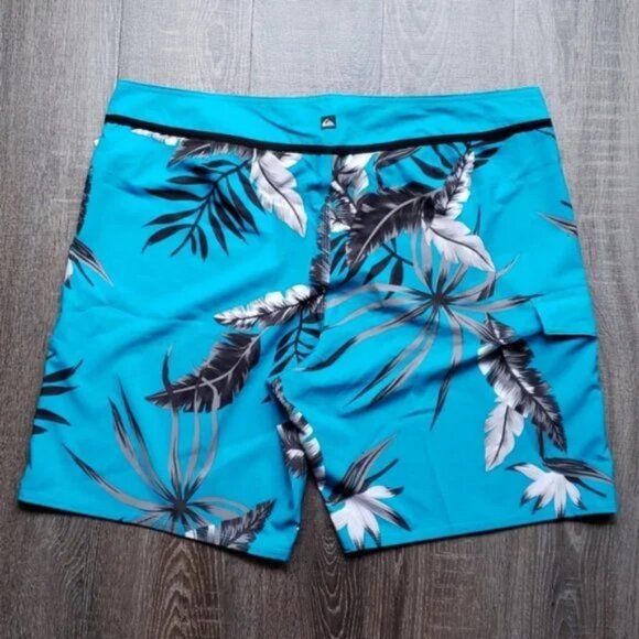Quiksilver "Frames Jungle Juice" Board Shorts - Picture 3 of 3